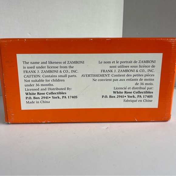 Detroit Red Wings Zamboni Model New Never Been Open - Picture 8 of 9